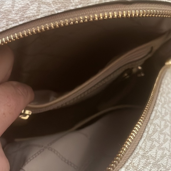 Michael Kors backpack bag EUC (except one flaw) - Picture 8 of 12